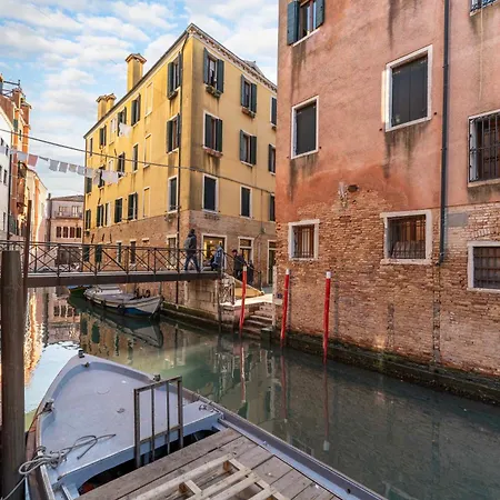 Apartment Ca' Leoncino - Canal Front *