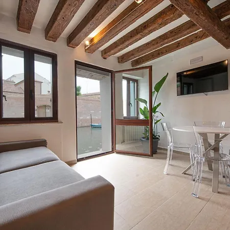 Ca' Leoncino - Canal Front Apartmán Benátky