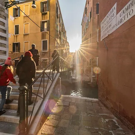Ca' Leoncino - Canal Front Apartment Venice