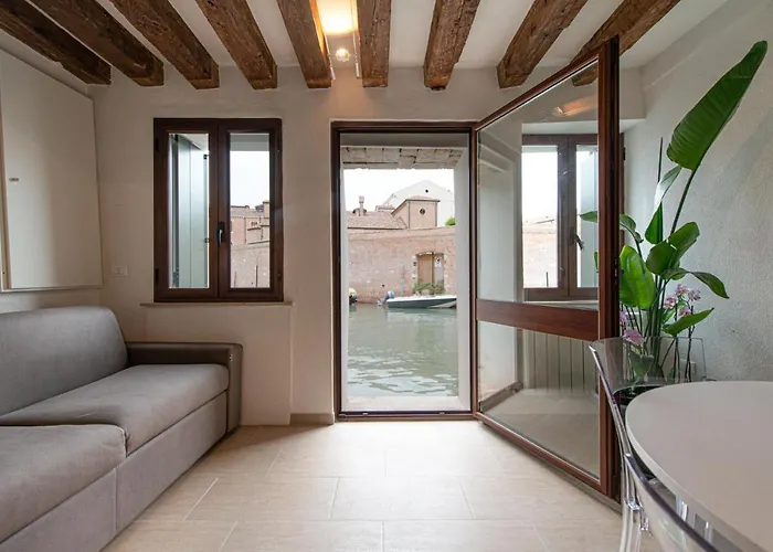 Ca' Leoncino - Canal Front Venice