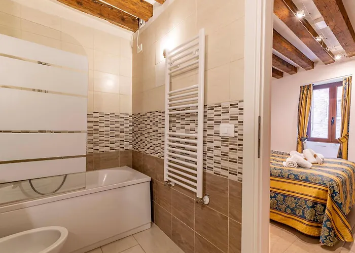 Ca' Leoncino - Canal Front Apartment *