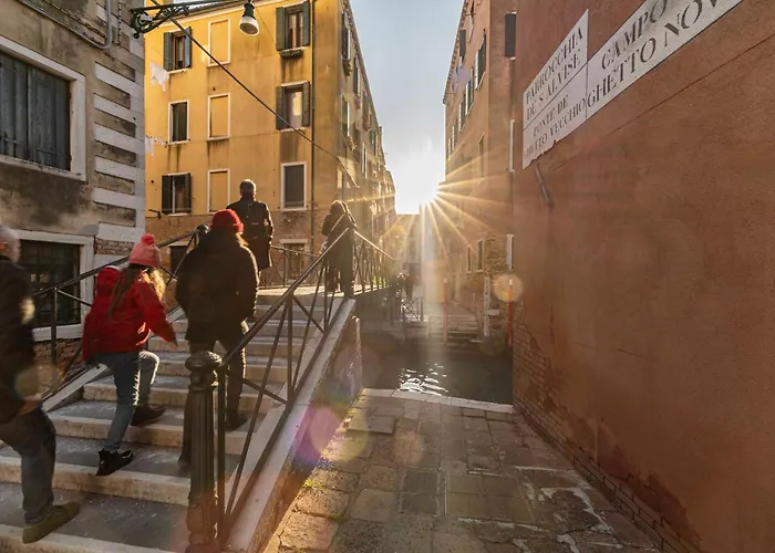 Ca' Leoncino - Canal Front Apartment Venice