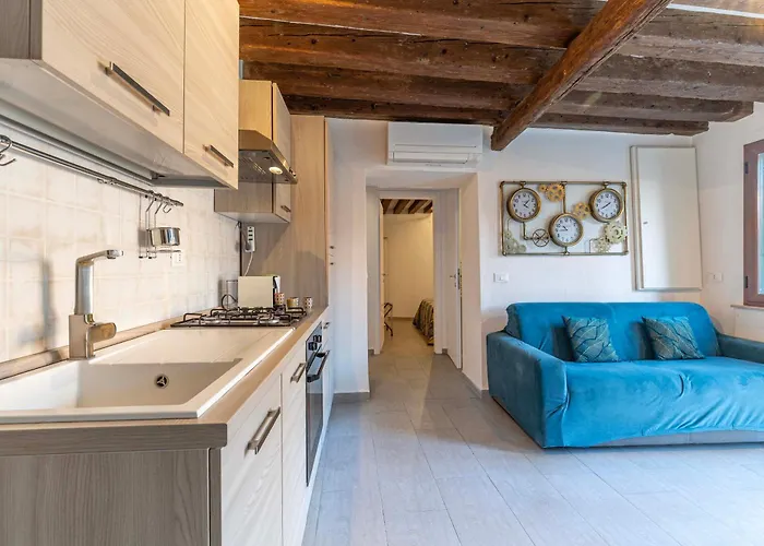Ca' Leoncino - Canal Front Venice