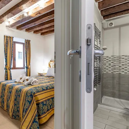Campo Del Ghetto Novo - Lovely With Canal View Venezia
